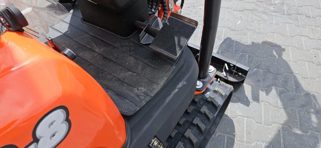 Rhinoceros Kubota XN12-8 mini graafmachine