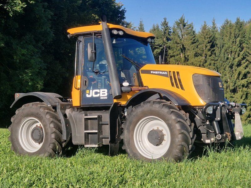 JCB Fastrac 3230