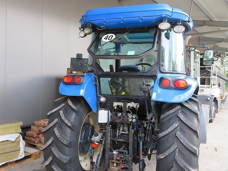 New Holland TD5.85 m. Frontlader,Klima, Druckluftanlage