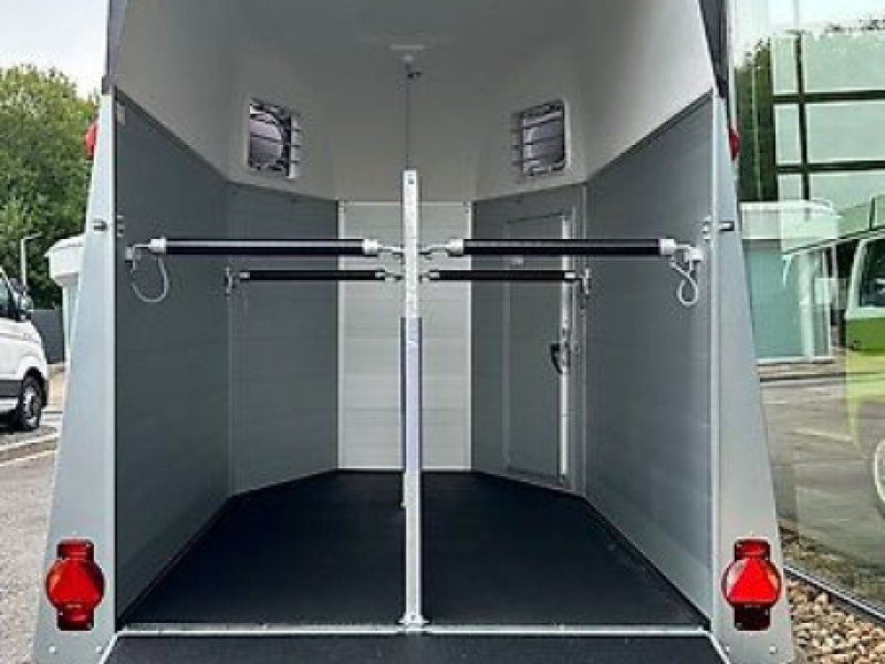 Humbaur Equitos Alu  Pferde  NEU 2,0t