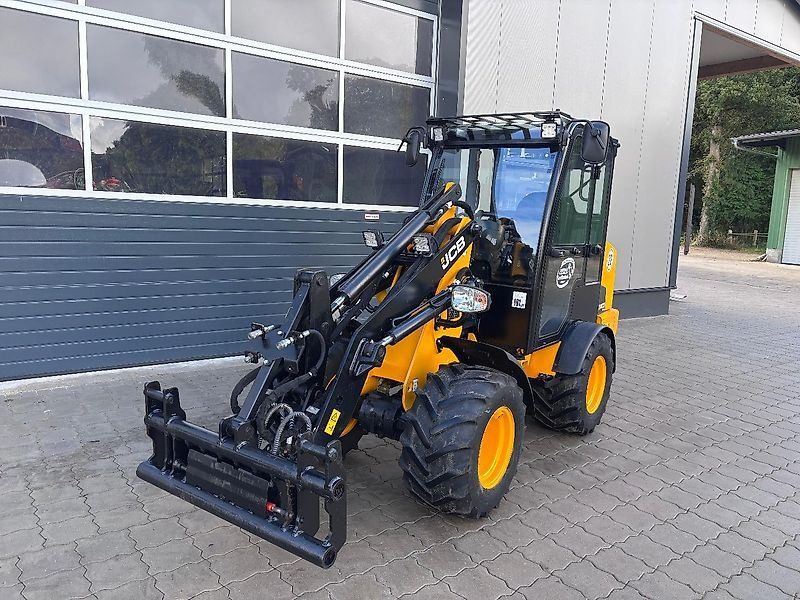 JCB 403 Plus