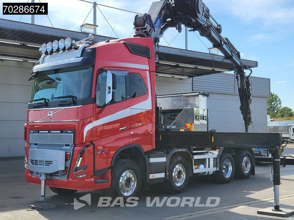 Volvo FH16 FH16 650 8X2 HMF 7020K-RCS Crane + Fly-Jib Lift+Steering-Axle Navi LED ACC Euro 6
