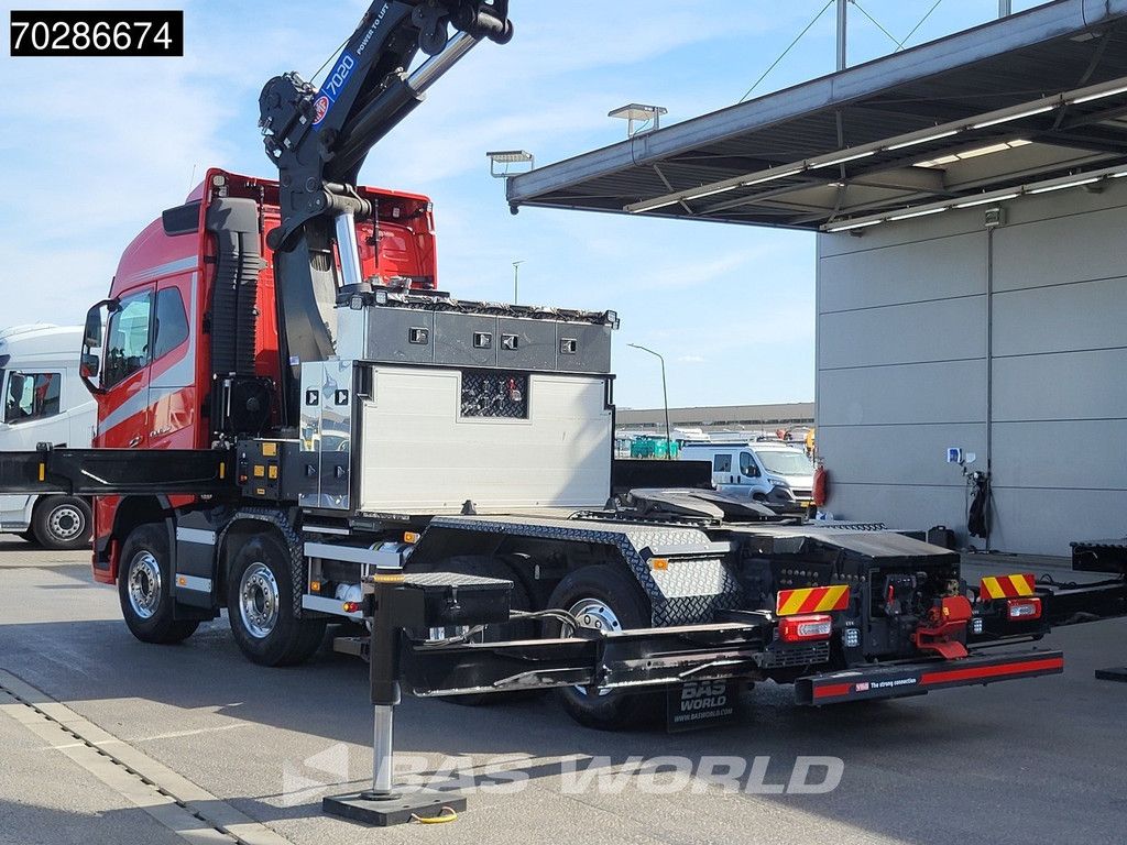 Volvo FH16 FH16 650 8X2 HMF 7020K-RCS Crane + Fly-Jib Lift+Steering-Axle Navi LED ACC Euro 6