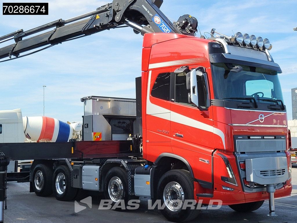 Volvo FH16 FH16 650 8X2 HMF 7020K-RCS Crane + Fly-Jib Lift+Steering-Axle Navi LED ACC Euro 6