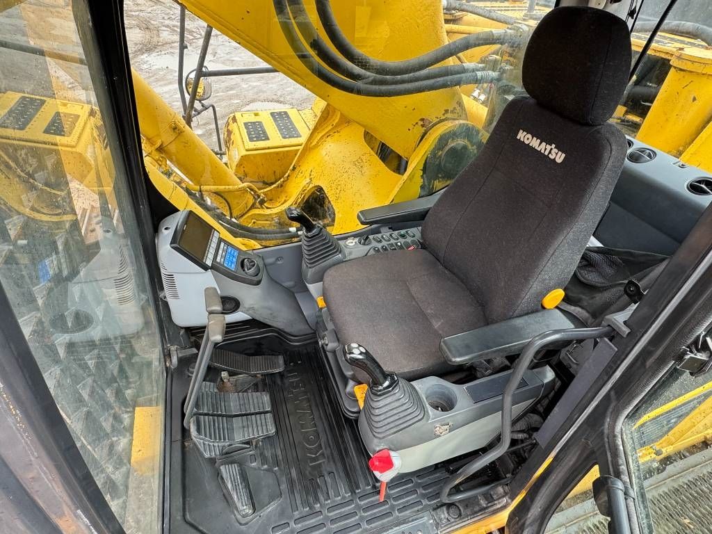 Komatsu PC700LC-8EO - Adjustable UC / Hydraulic Stairs