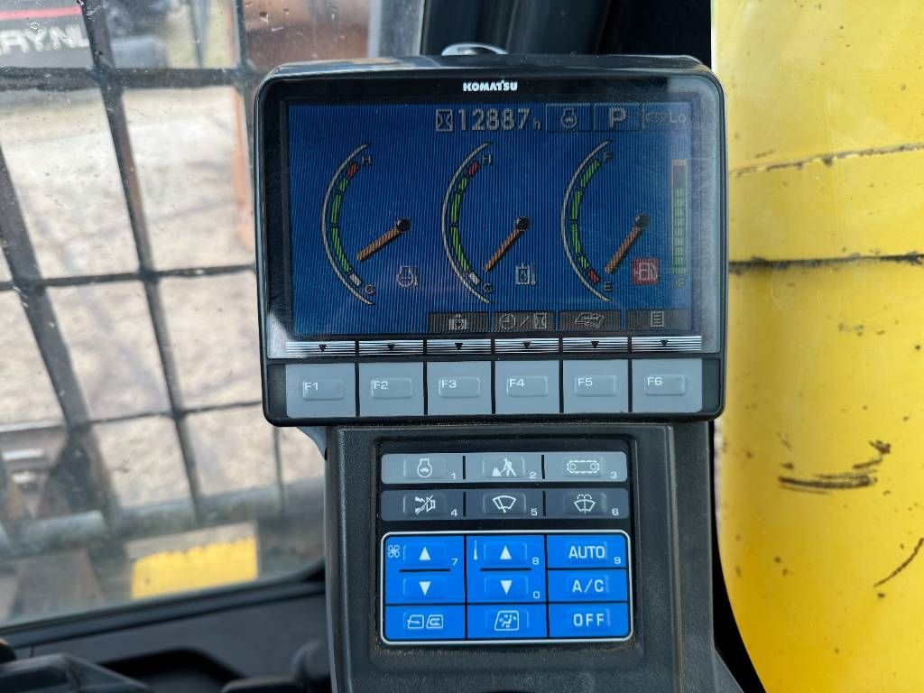 Komatsu PC700LC-8EO - Adjustable UC / Hydraulic Stairs