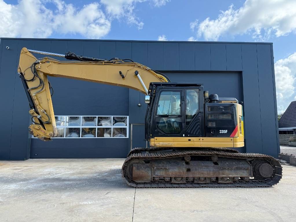 CAT 335 F L CR