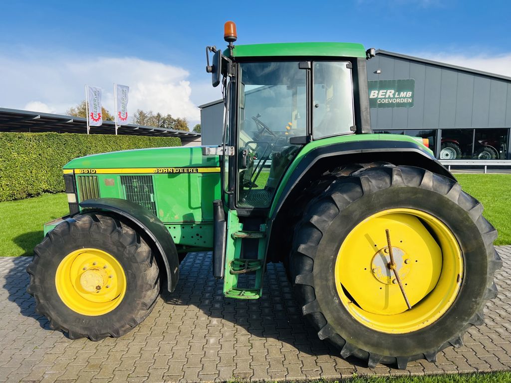 John Deere 6610
