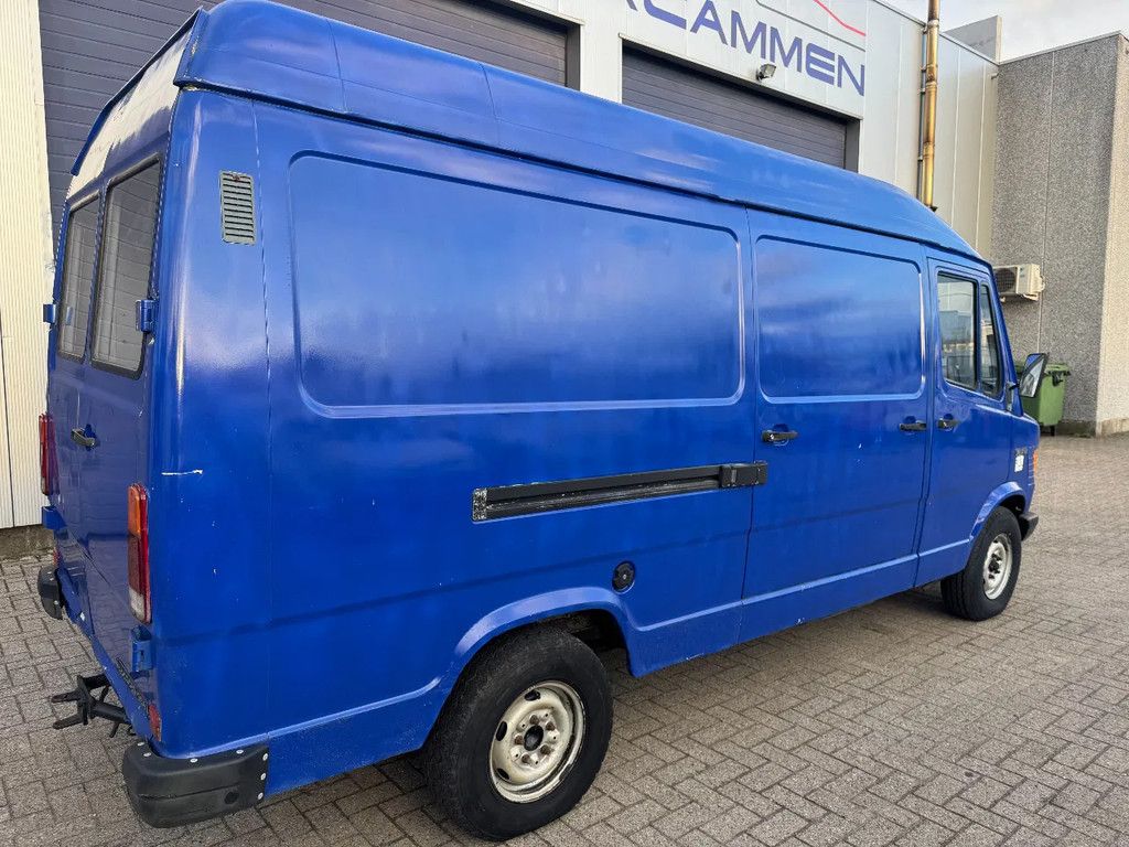 Mercedes-Benz TN 307D **FRENCH VAN - CAMIONETTE FRANCAIS**