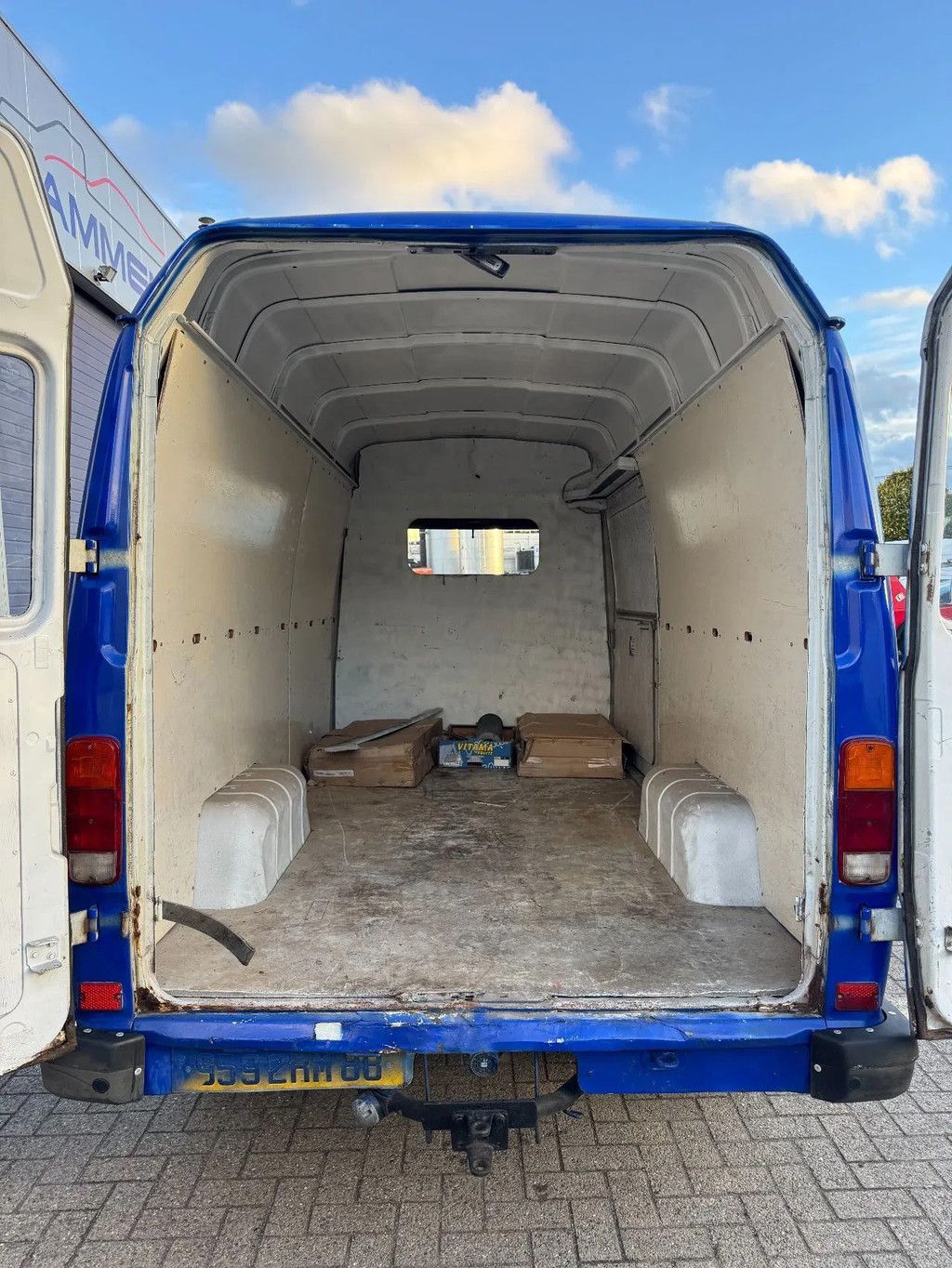 Mercedes-Benz TN 307D **FRENCH VAN - CAMIONETTE FRANCAIS**