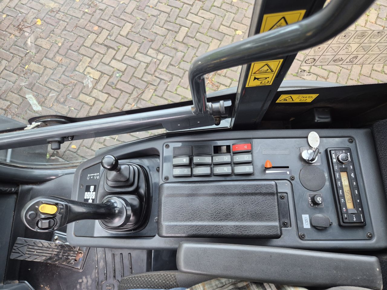 Komatsu WA 100M-8