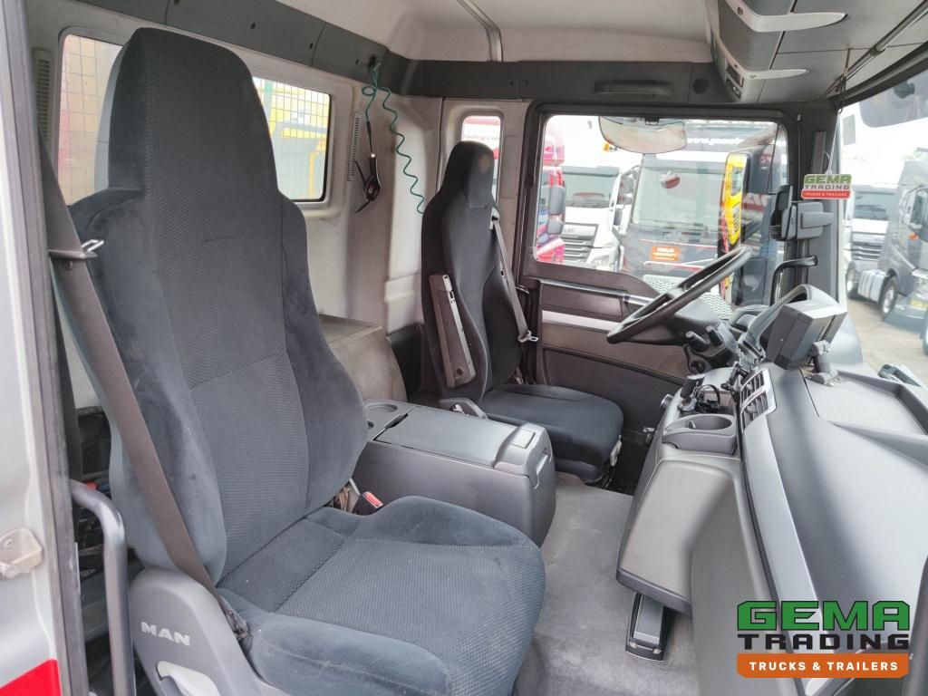 MAN TGS 26.400 6x6 4 Daycab Euro4 - HMF1643Z2 - Hyva 2-Zijdige Kipper 5.4m. - REBUILT ENGINE - TOP! (V584)