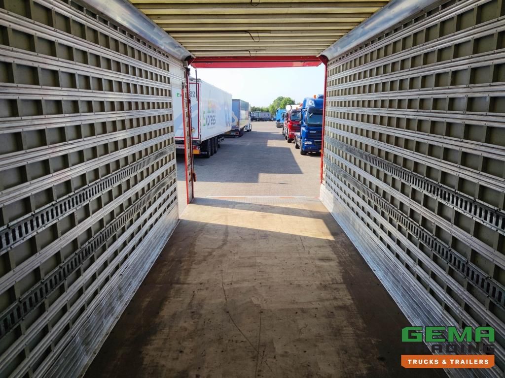 Renault D12 4x2 Daycab Euro6 Closed Loading Platform 7.25m + 1500KG Tail Lift - Side Door (V595)