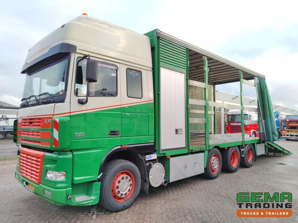 DAF FAK XF95.430 8x2 SuperSpaceCab Euro3 - CurtainSider 7,31m + Rampe 16T - Maschinentransporter - 6 Personen (V558)