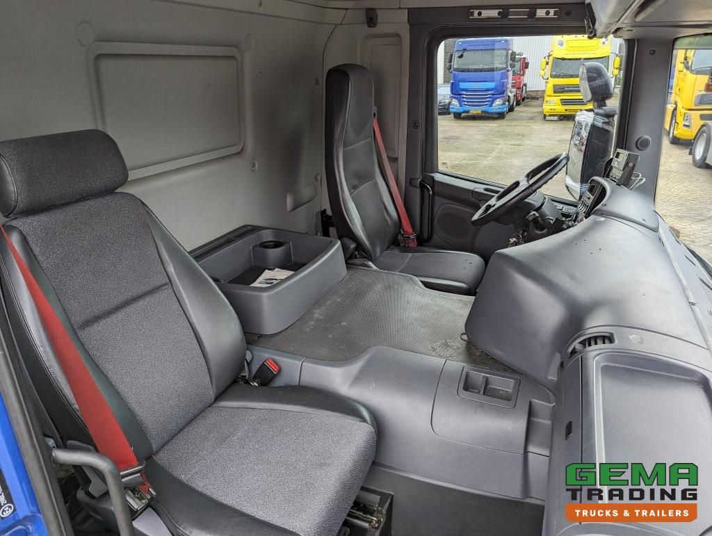 Scania P230 4x2 Daycab Euro4 KoelVriesBak 8.2m - Carrier Supra 950Mt + Laadklep 2000kg