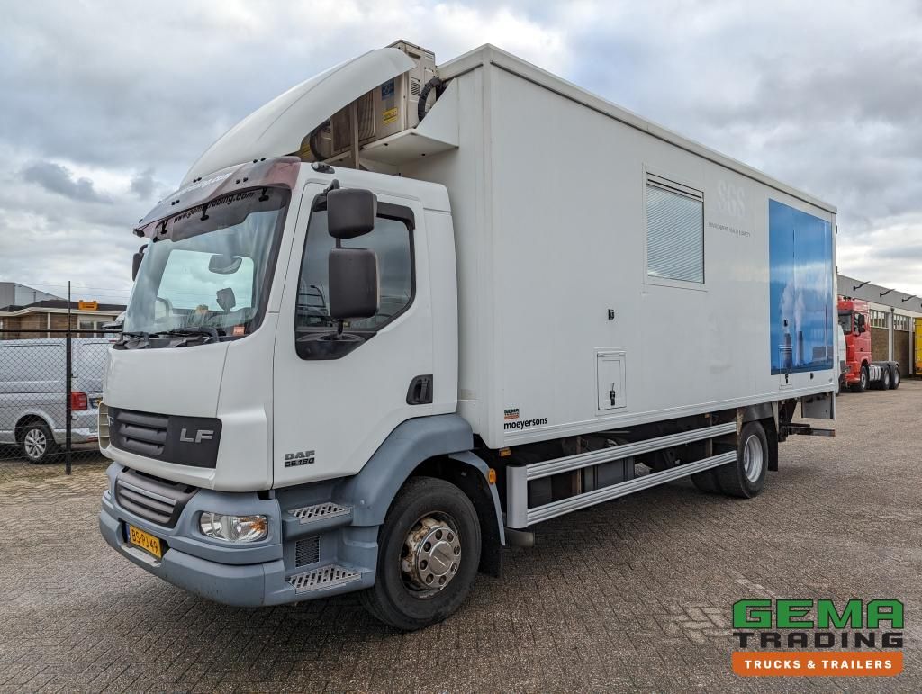 DAF FA LF55.180 4x2 Daycab 15T Euro4 Mobile Office / Camper / Workshop - Manual - Airco - Dhollandia Laadklep 1500KG - 150.000KM (V690)