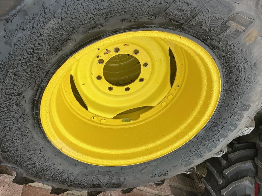 BKT 480/70 - R 28 580/70- R 38 WG4120