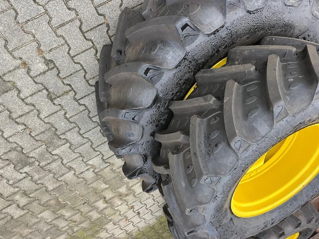 BKT 480/70 - R 28 580/70- R 38 WG4120