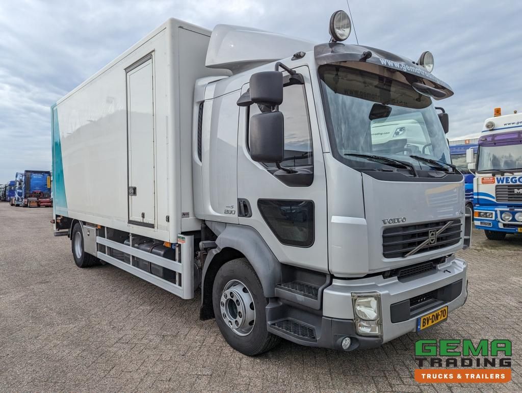 Volvo FL280 4x2 SleepCab 16T Euro5 6CIL - 5.60m GeslotenBak + Laadklep 2500KG - Standkachel - Zijdeur - Servicewagen (V758)