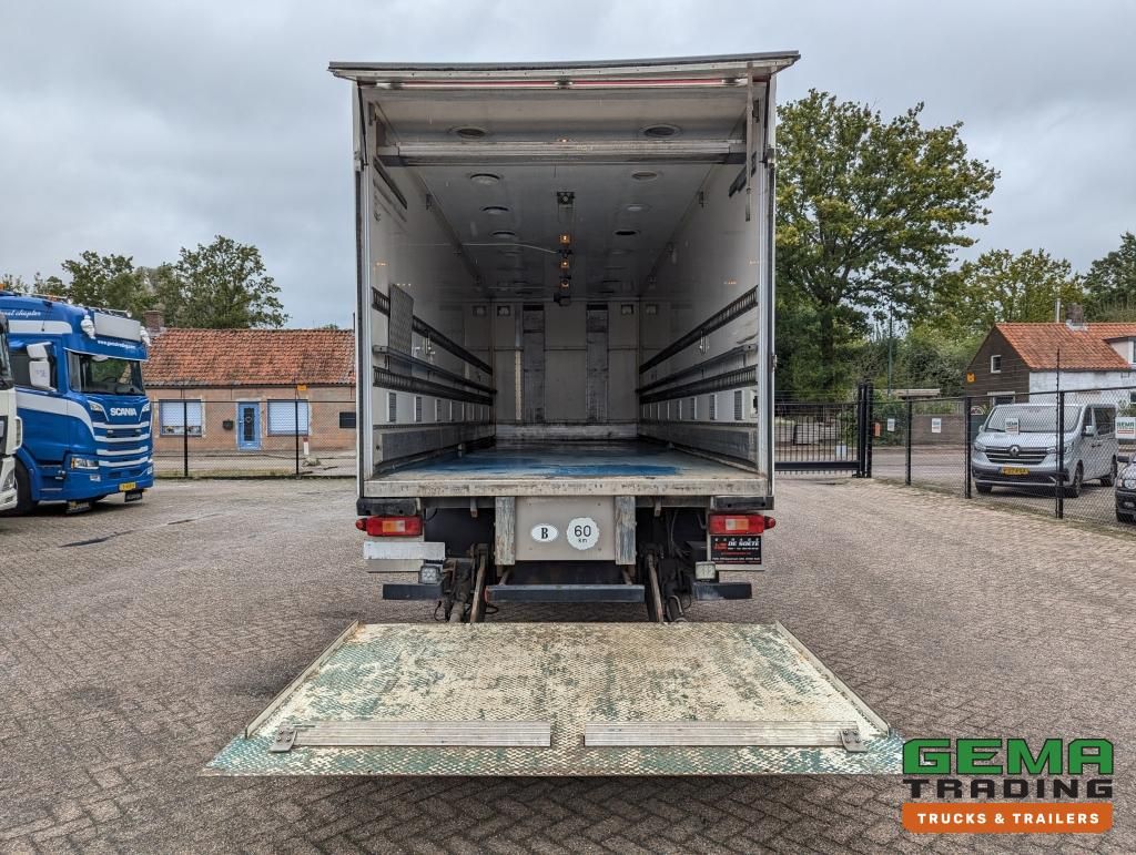 Volvo FM330 4x2 Daycab Euro5 Hühnercontainer 8,2 m + Webasto-Heizung + Dhollandia 2000 kg