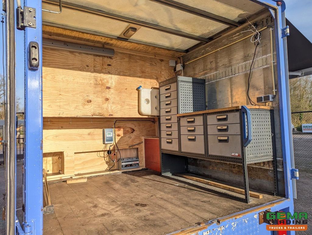 MAN TGL 7.150 4x2 Day Cab Euro6 – Wohnmobil/Kart/Motorrad/mobile Werkstatt – Hebebühne 750 kg – Solarpanel