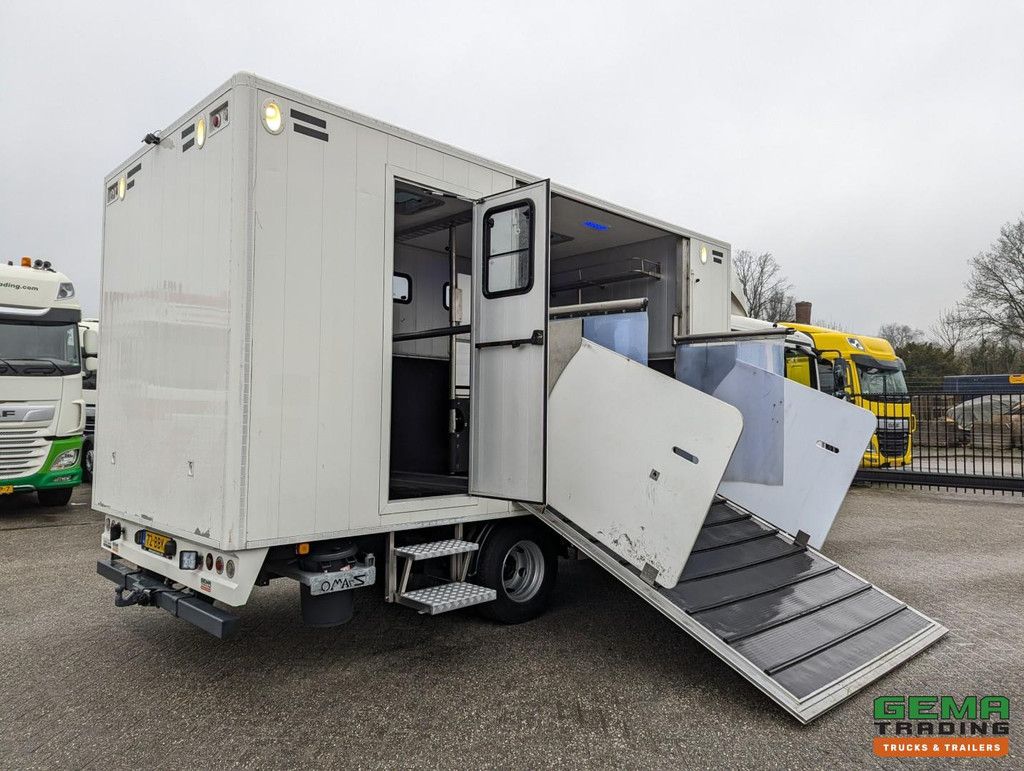 MAN TGL 12.180 4x2 DoKa 7 pers. Euro5 EEV - Horse truck 2 horses - 147.000 km!