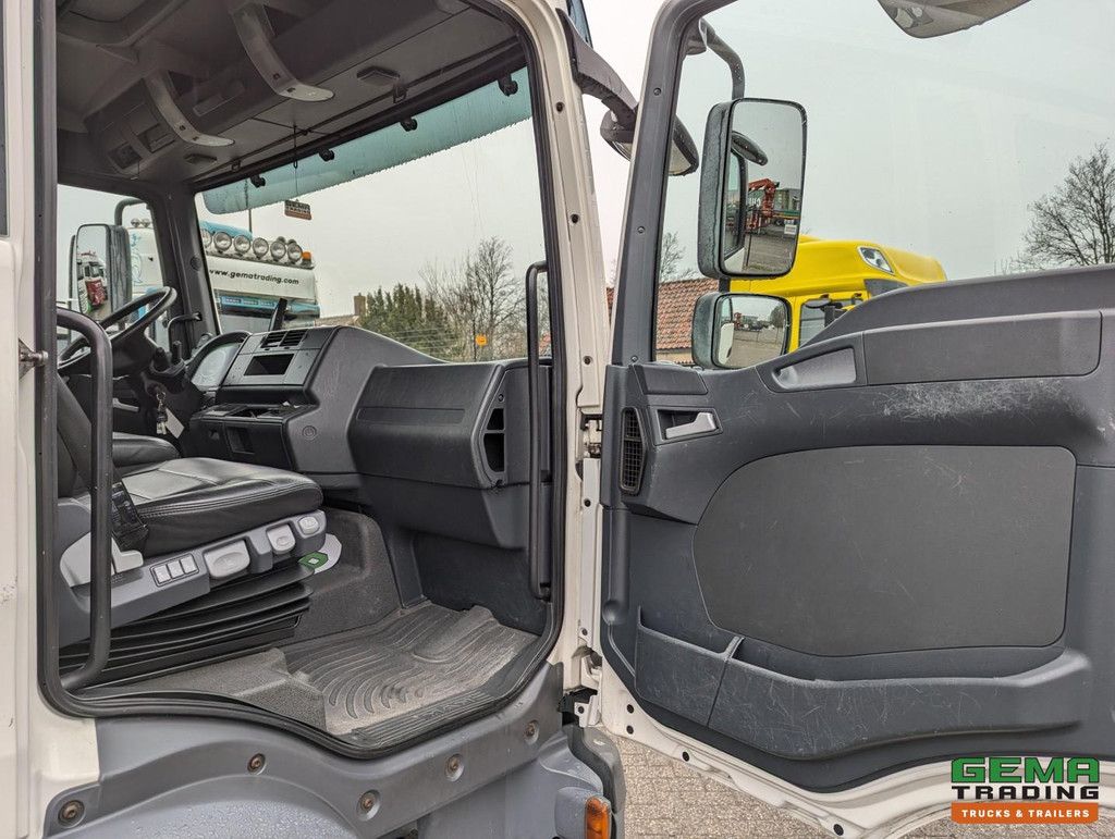 MAN TGL 12.180 4x2 DoKa 7 pers. Euro5 EEV - Horse truck 2 horses - 147.000 km!