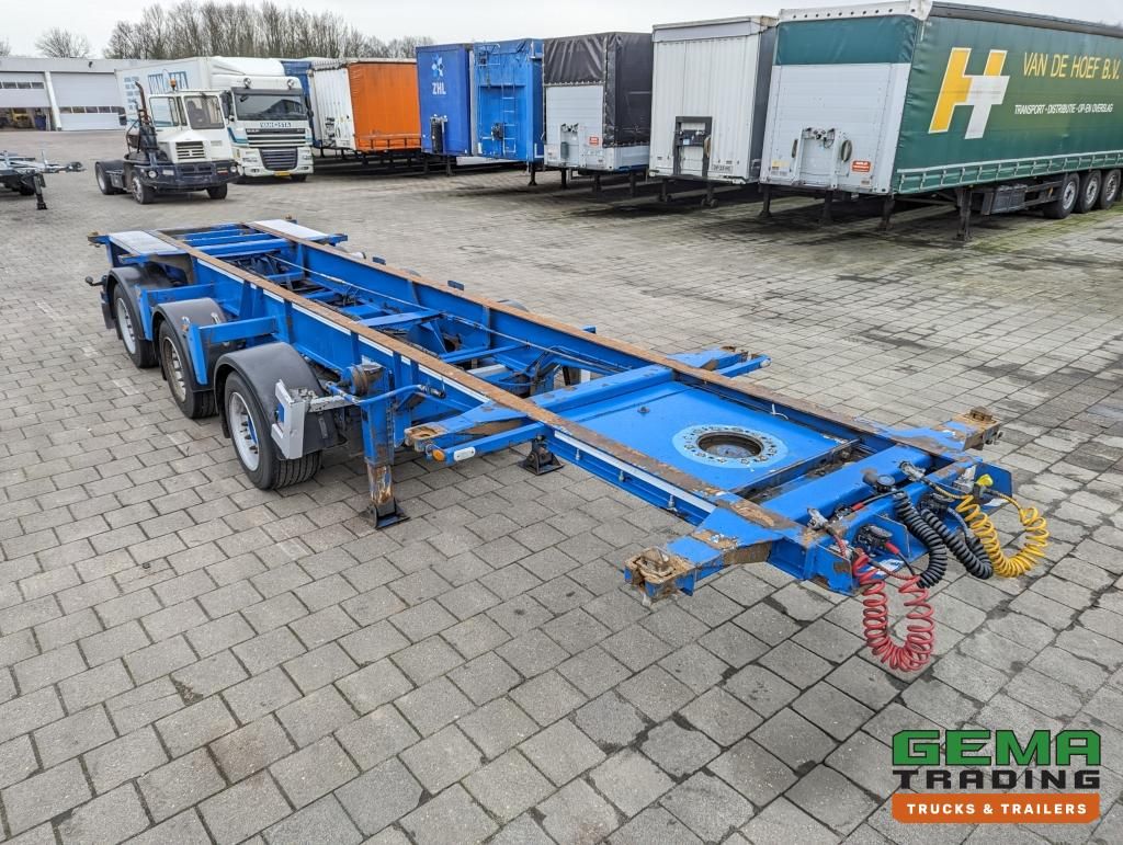 Renders ROC16.27 3-Assen SAF Disc Brakes - X-Steering - 30FT