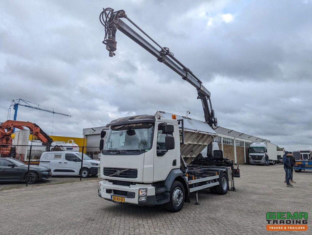 Volvo FL240 4x2 Dagcab Euro5 - 2 Zijdige Kipper + Kraan Hiab 088ES-3 HIDUO - RadioGrafisch - 39.900KM!