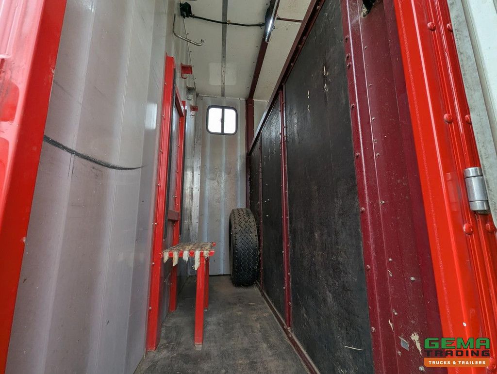 Iveco Tector ML120E24D 4x2 Euro3 DoubleCab – Pferdekutsche 3 Pferde – KleidungZimmer – Hydr. Ladebordwand- TOP!