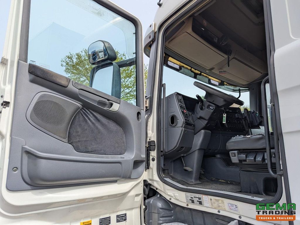 Scania R420 6x2/4 Highline Euro5 - Closed box 7.76m - Tail lift 2000kg