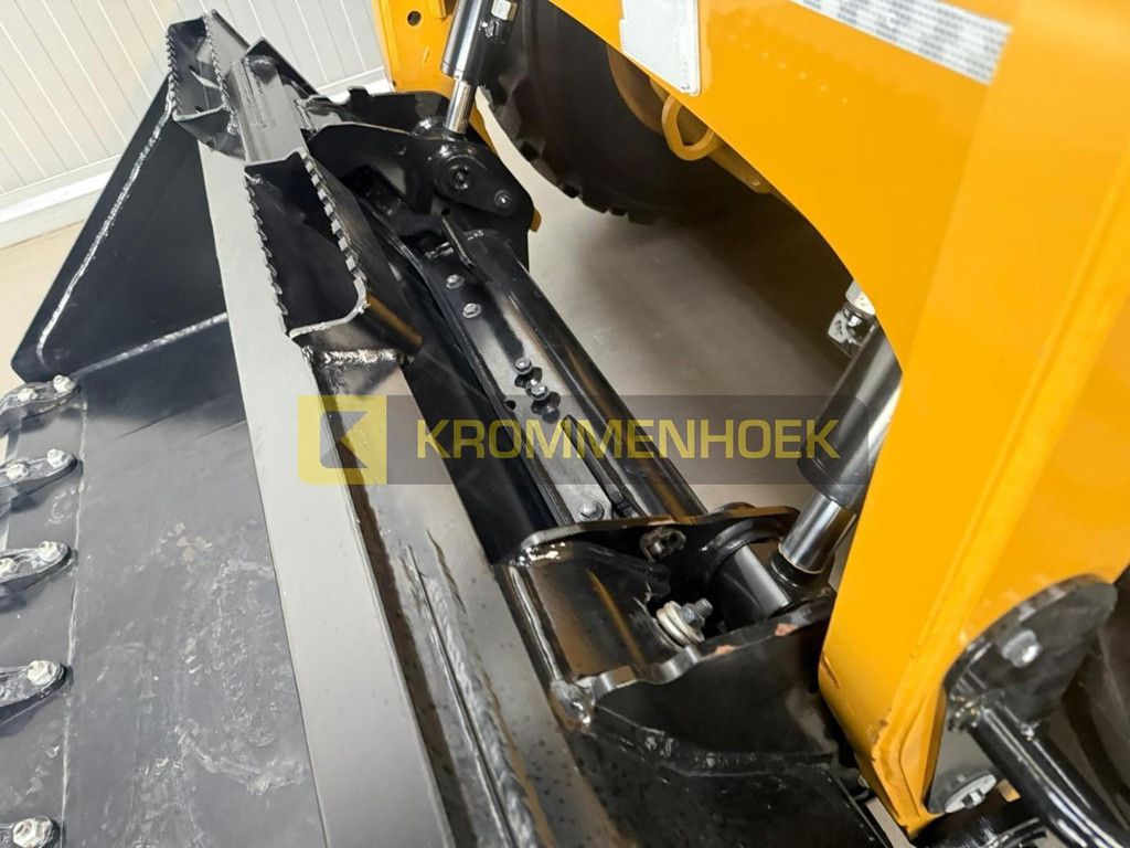 Caterpillar 216 B3 KH9582