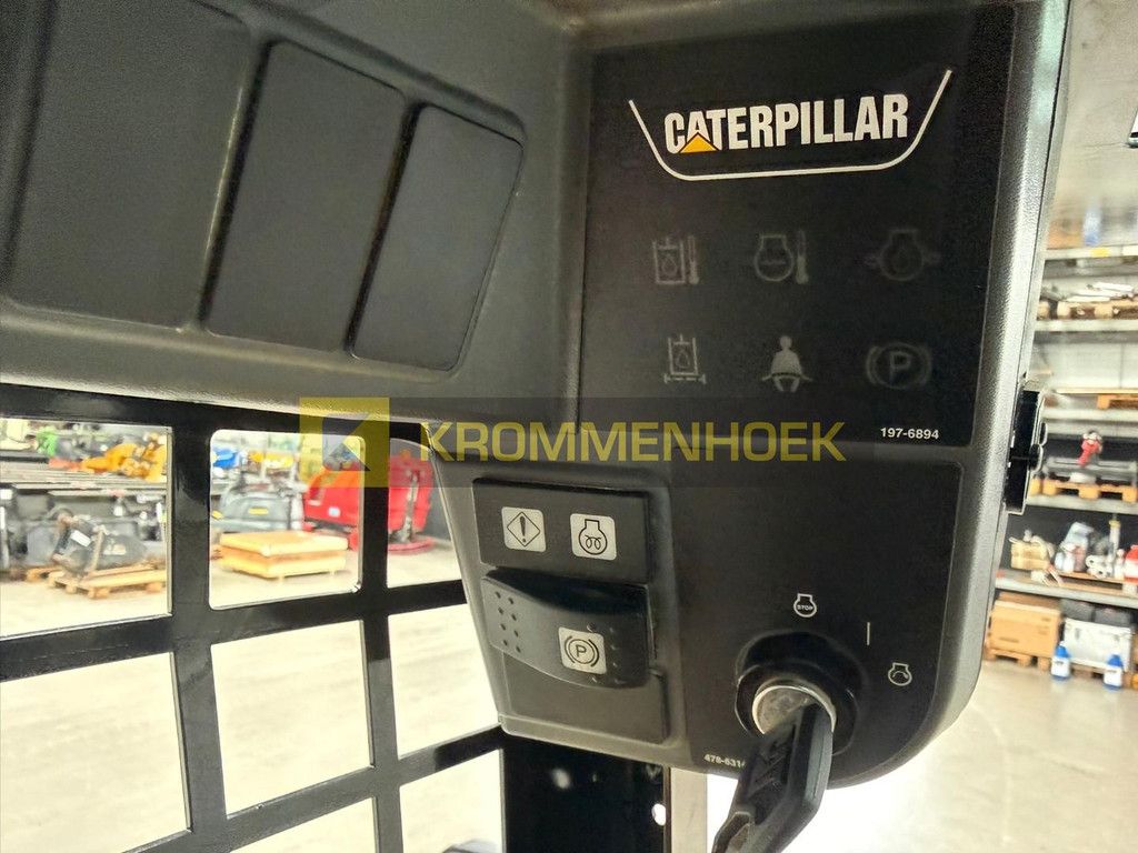 Caterpillar 216 B3 KH9583