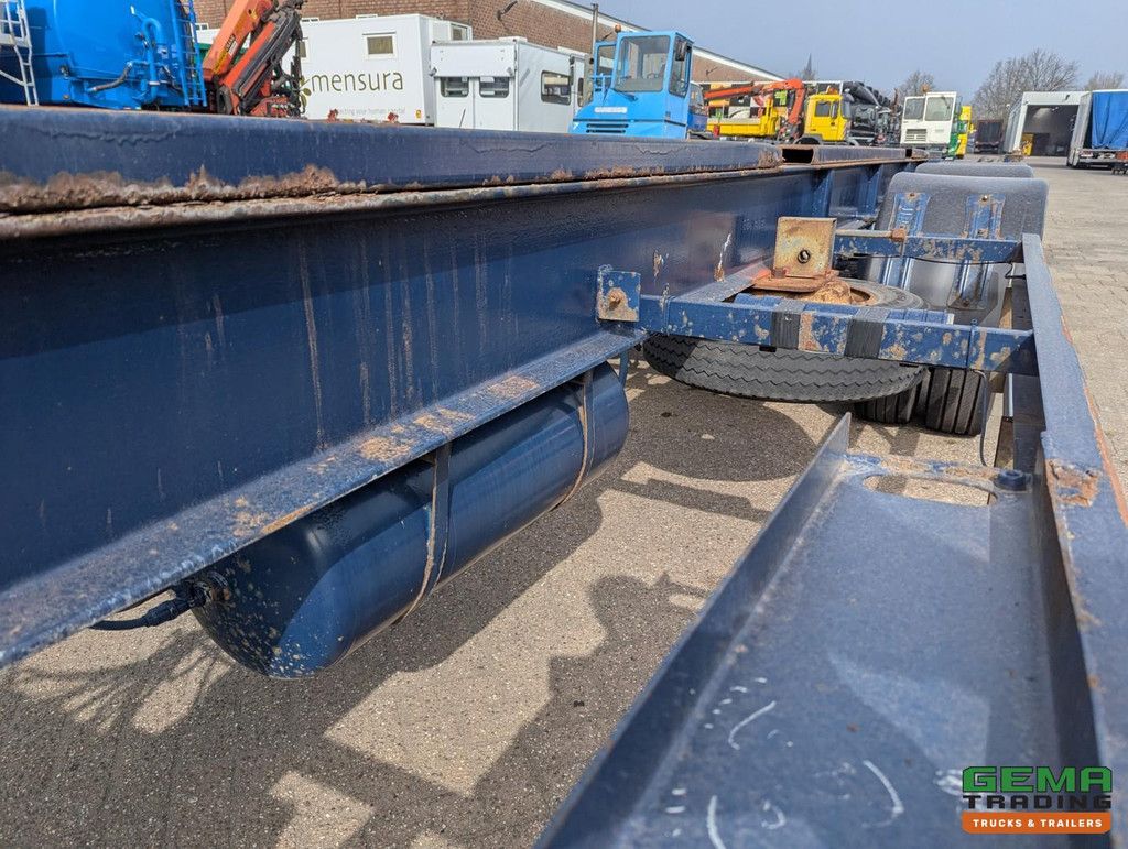 Renders RMOC 12 27CC 3-Achsen-BPW – Doppelbereifung – Trommelbremsen – 40 Fuß – Sattelhöhe 105 cm