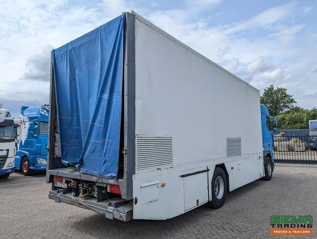 DAF XF95.430 4x2 Spacecab Euro2 - Retarder - Closed box 7.7m - Manual transmission - Catch jaw