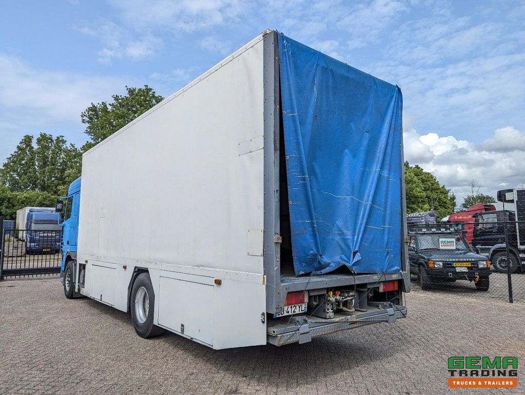 DAF XF95.430 4x2 Spacecab Euro2 - Retarder - Closed box 7.7m - Manual transmission - Catch jaw