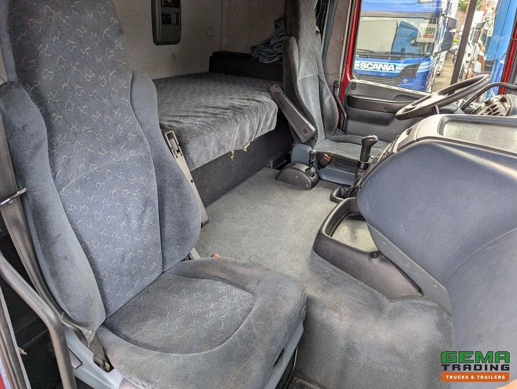 DAF XF95.430 4x2 Spacecab Euro2 - Retarder - Closed box 7.7m - Manual transmission - Catch jaw