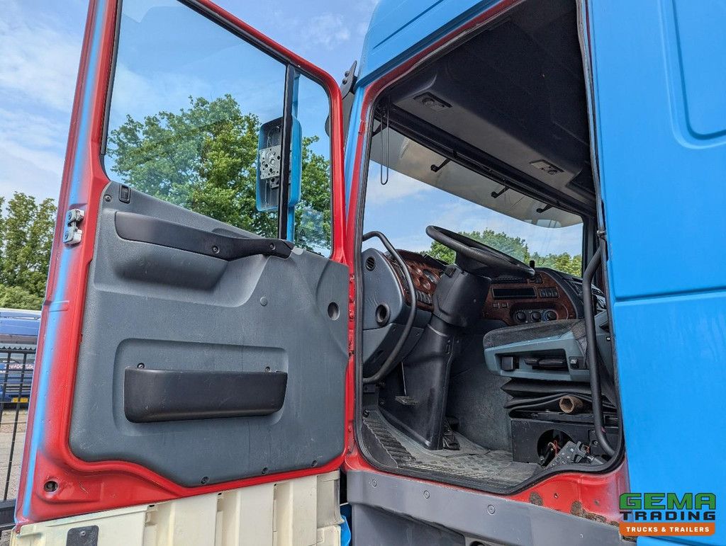 DAF XF95.430 4x2 Spacecab Euro2 - Retarder - Closed box 7.7m - Manual transmission - Catch jaw