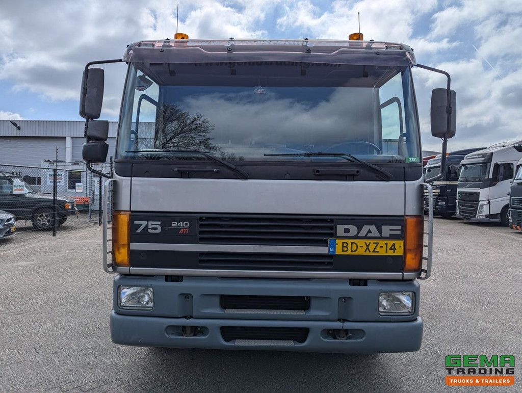 DAF 75.240 4x2 Dagcab Euro1 - Haakarm 14T + Palfinger PK11000 - Afstandsbediening