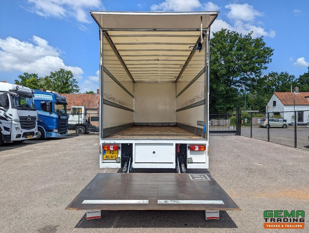 Mercedes-Benz Antos 2027 4x2 Daycab Euro6C – Geschlossener Kasten 7,6 m – Hebebühne 2000 kg – 11/2025 TÜV