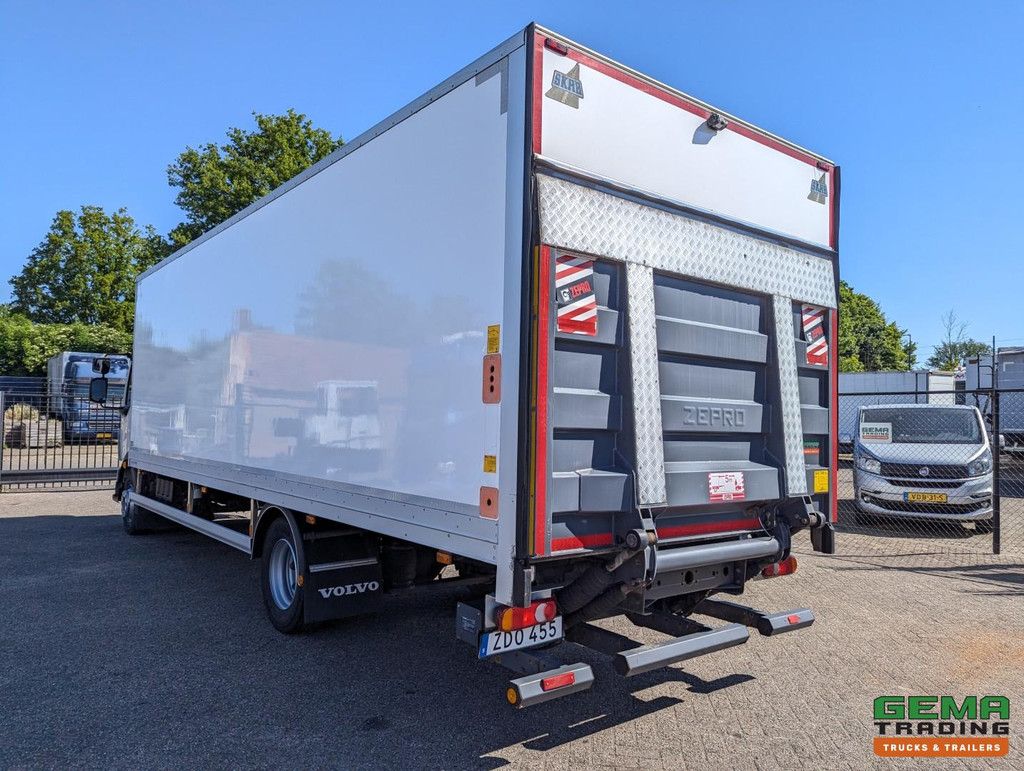 Volvo FL240 4x2 Daycab Euro6 – 12T - Geschlossene/isolierte Box 7,5 m – Boxheizung – Hebebühne 1500 kg – Kamera