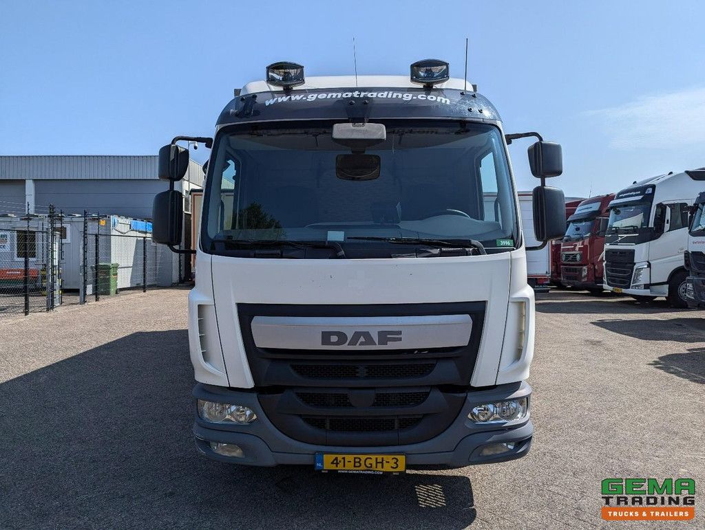 DAF LF 210 FA 4x2 Slaapcab Euro6 - Koelbak 5.5M + Konvekta/Solar-Koeler + Laadklep 1500KG - Zijdeur - 08/2025 APK