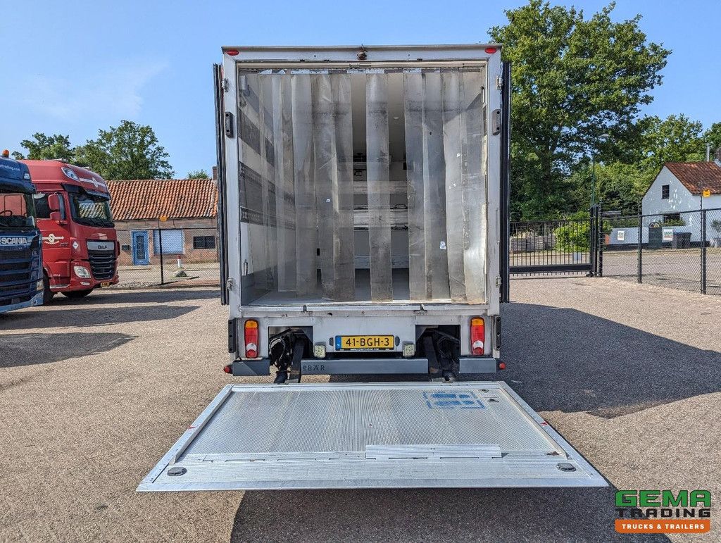 DAF LF 210 FA 4x2 Slaapcab Euro6 - Koelbak 5.5M + Konvekta/Solar-Koeler + Laadklep 1500KG - Zijdeur - 08/2025 APK