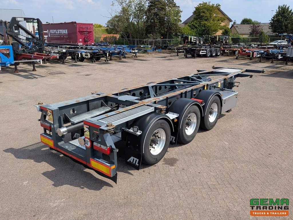 Van Hool A3C002 3-Axle BPW - 20 30FT TANK/SWAP - 3490KG - Container Chassis - ADR - Disc brakes - 01/2026 MOT
