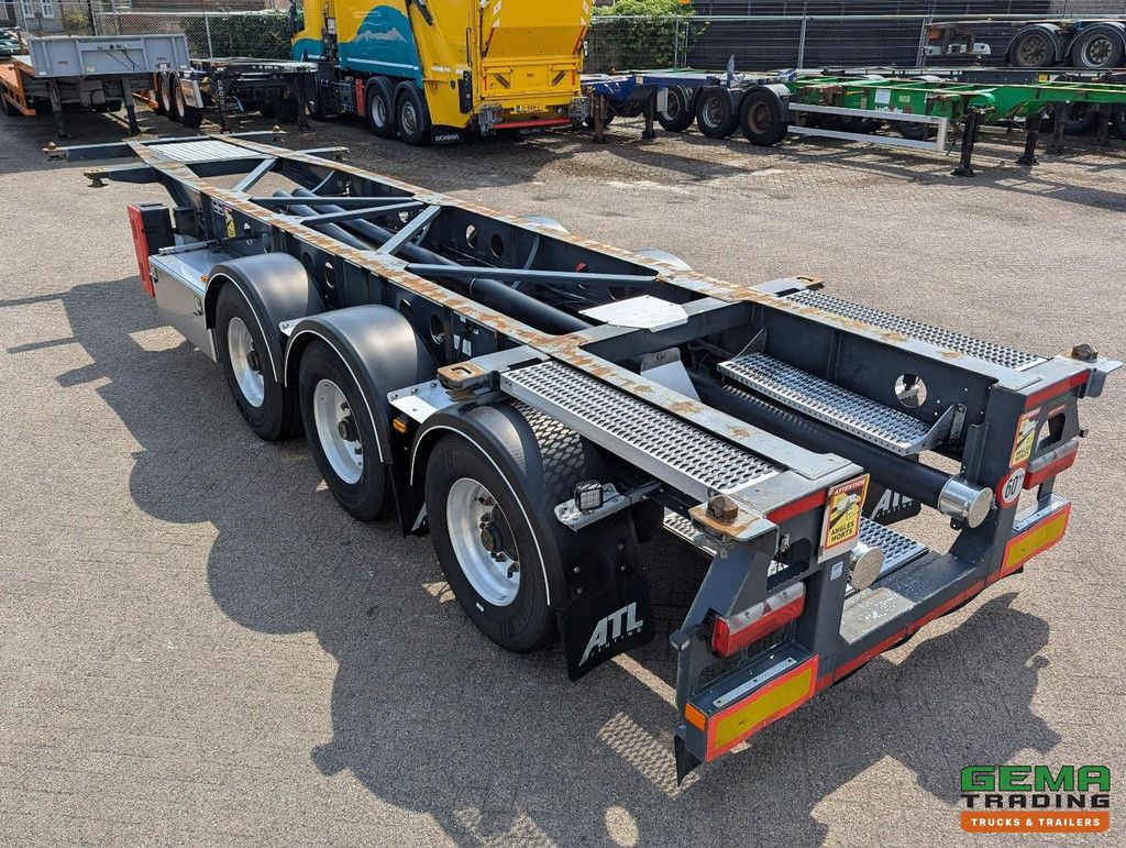 Van Hool A3C002 3-Axle BPW - 20 30FT TANK/SWAP - 3490KG - Container Chassis - ADR - Disc brakes - 01/2026 MOT