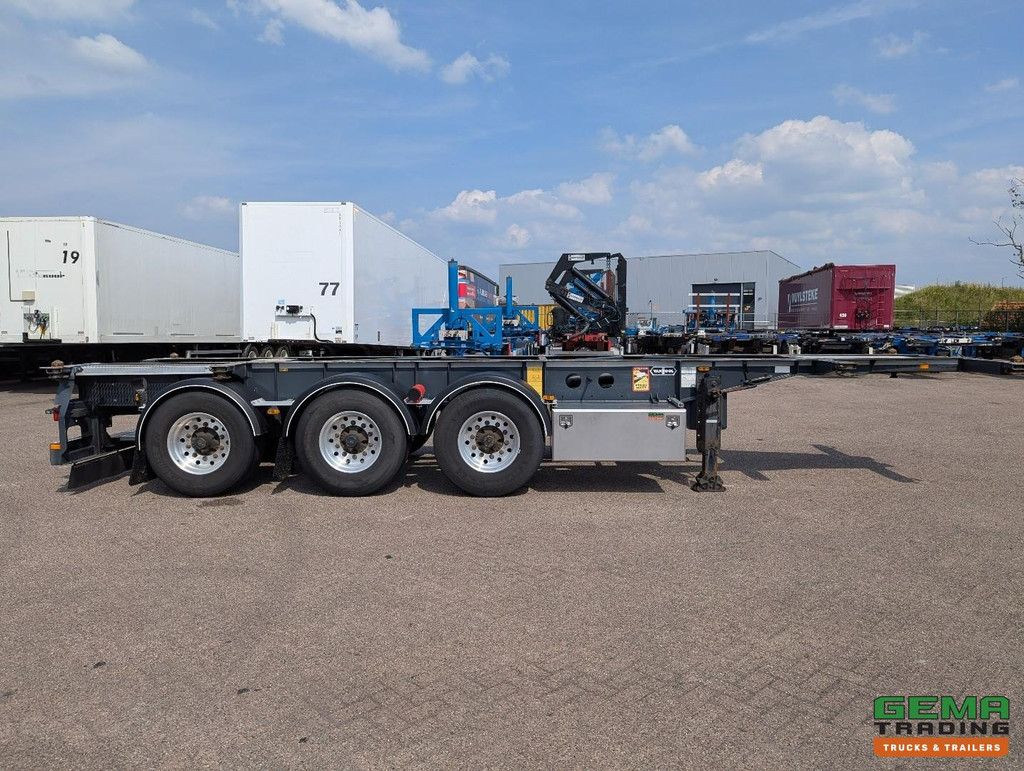 Van Hool A3C002 3-Axle BPW - 20 30FT TANK/SWAP - 3490KG - Container Chassis - ADR - Disc brakes - 01/2026 MOT