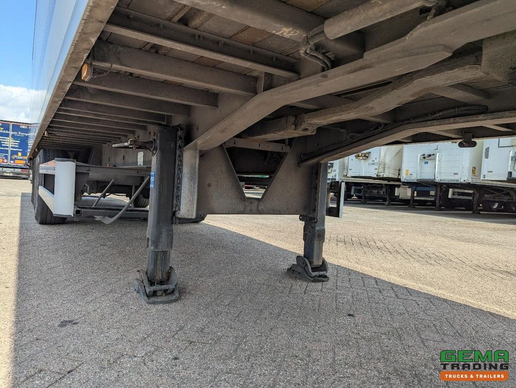 Van Hool 3B2014 3-Axles BPW - Steering Axle - Closed Body - Galvanized - 12/2025 MOT