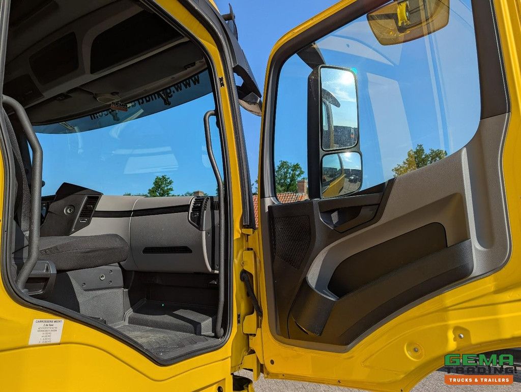 Mercedes-Benz Antos 1933 4x2 Daycab Euro6 – Geschlossener Kasten 8,9 m – Schiebetüren – Ladebordwand 2000 kg – Fangmaul