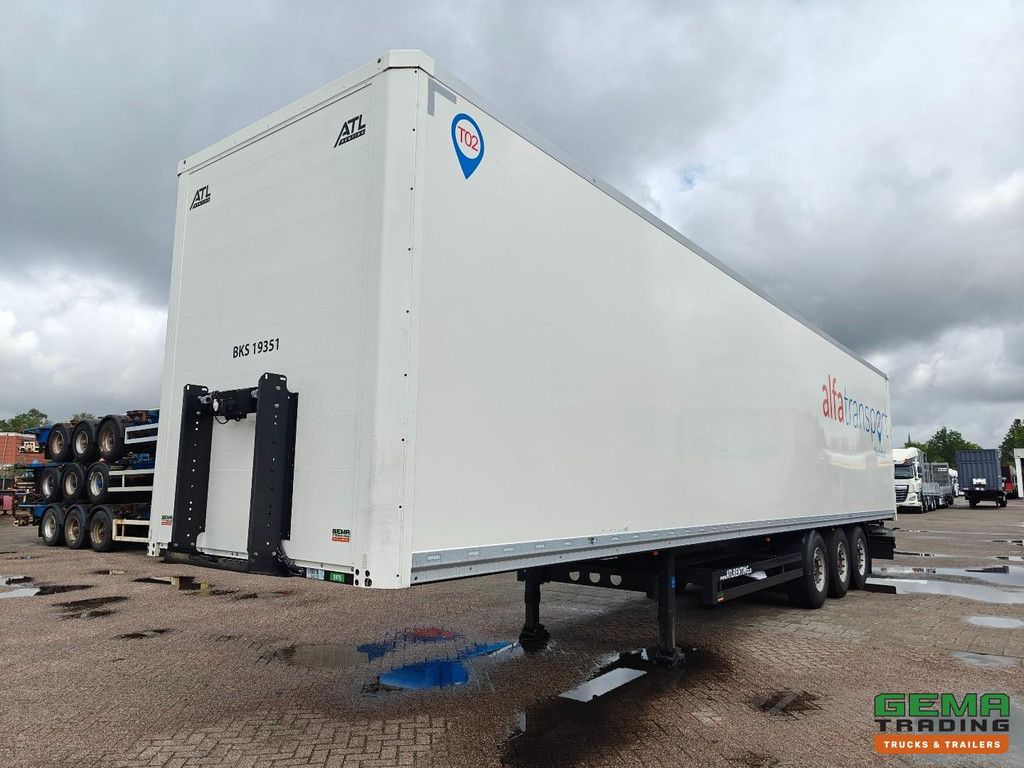 Kögel S24-1 3-Axle SAF - Disc Brakes - Closed Body