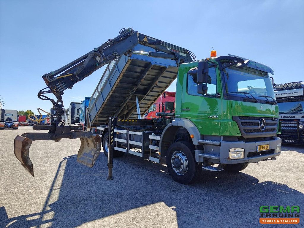 Mercedes-Benz AXOR 1829 AK 4x4 Dagcab Euro5 - Kipper + Terex 105.2 - RadioGrafisch - NaafReductie